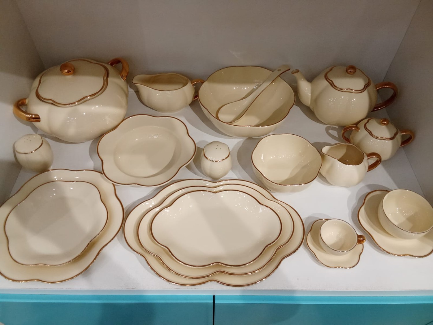 Sofra set beige 65 pieces