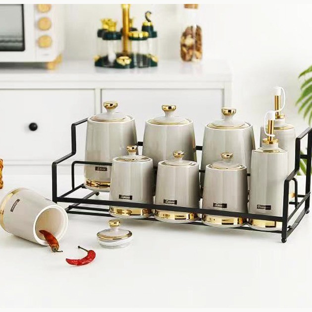 Spices set 10 pieces with black metal stand